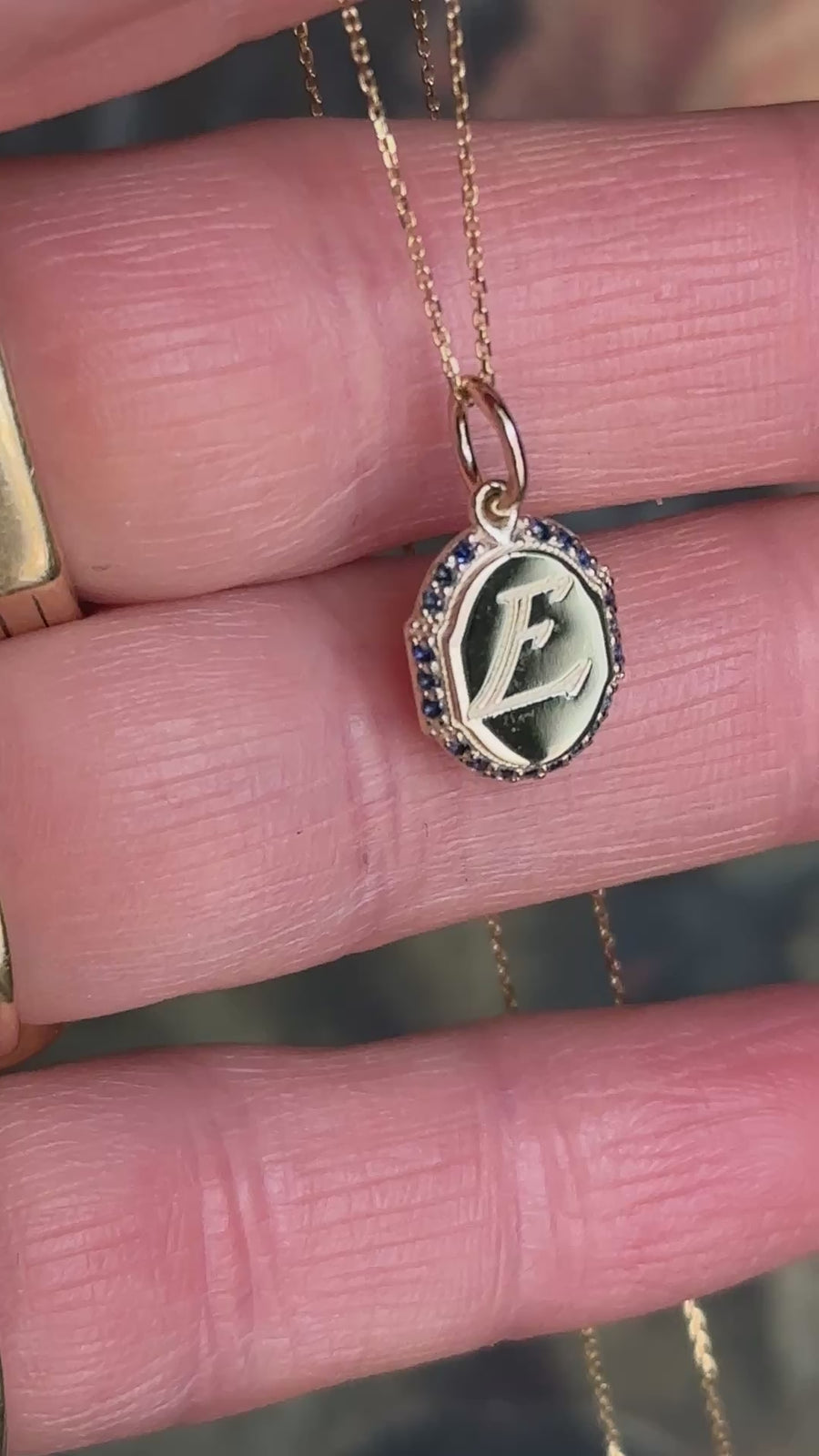 PAVÉ INITIAL PENDANT