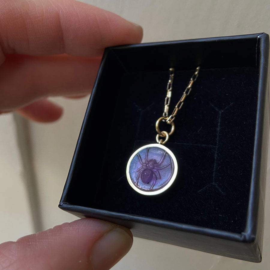 SPIDER RAISED INTAGLIO PENDANT